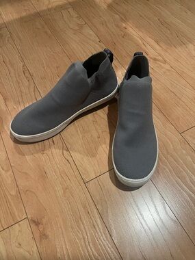 L.L. Bean Women's Slip-On Knit Loafers in Gray